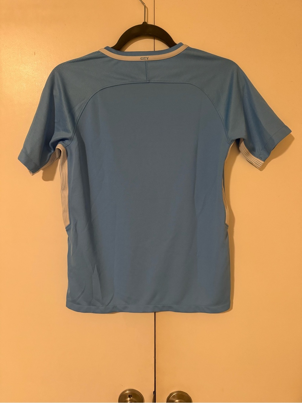 Nike Manchester City 2016/17 Home Kit - Size Youth Large - Picture 2 of 3